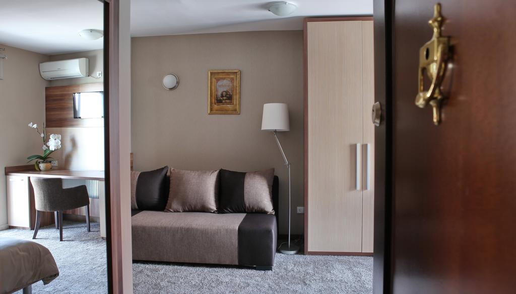 Garni Hotel Tema Nova Čačak Cameră foto